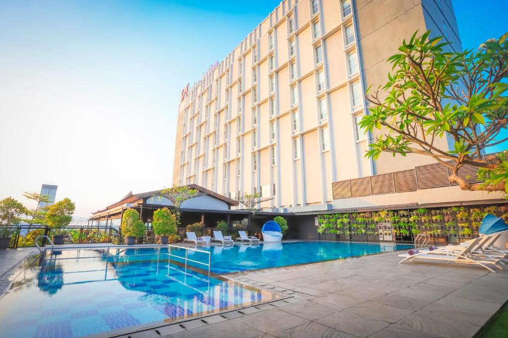 Hồ bơi trong/gần Swiss-Belinn Saripetojo Solo