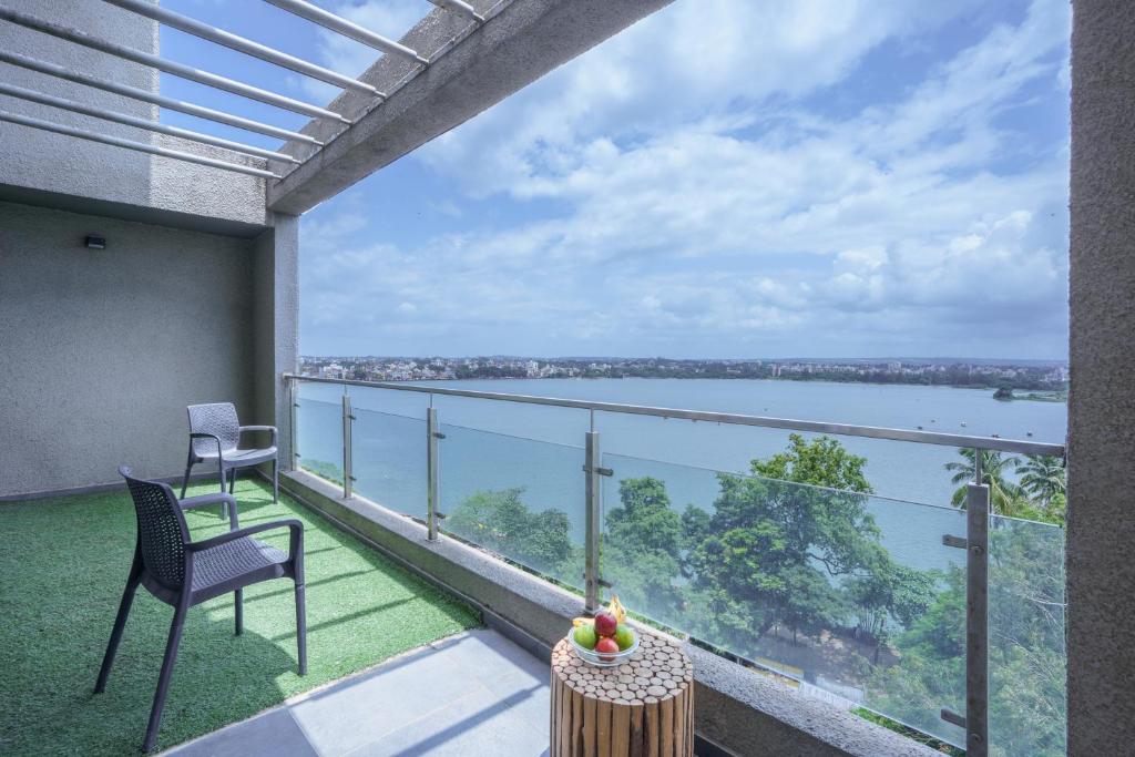 Balkon ili terasa u objektu Grey Stone - Lakefront PentHouse Family Rooms