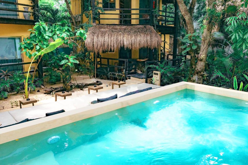 Swimmingpoolen hos eller tæt på Terasu Riviera Maya Hotel & Spa, en Xcaret