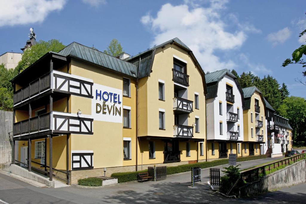 Budova, kde se hotel nachází