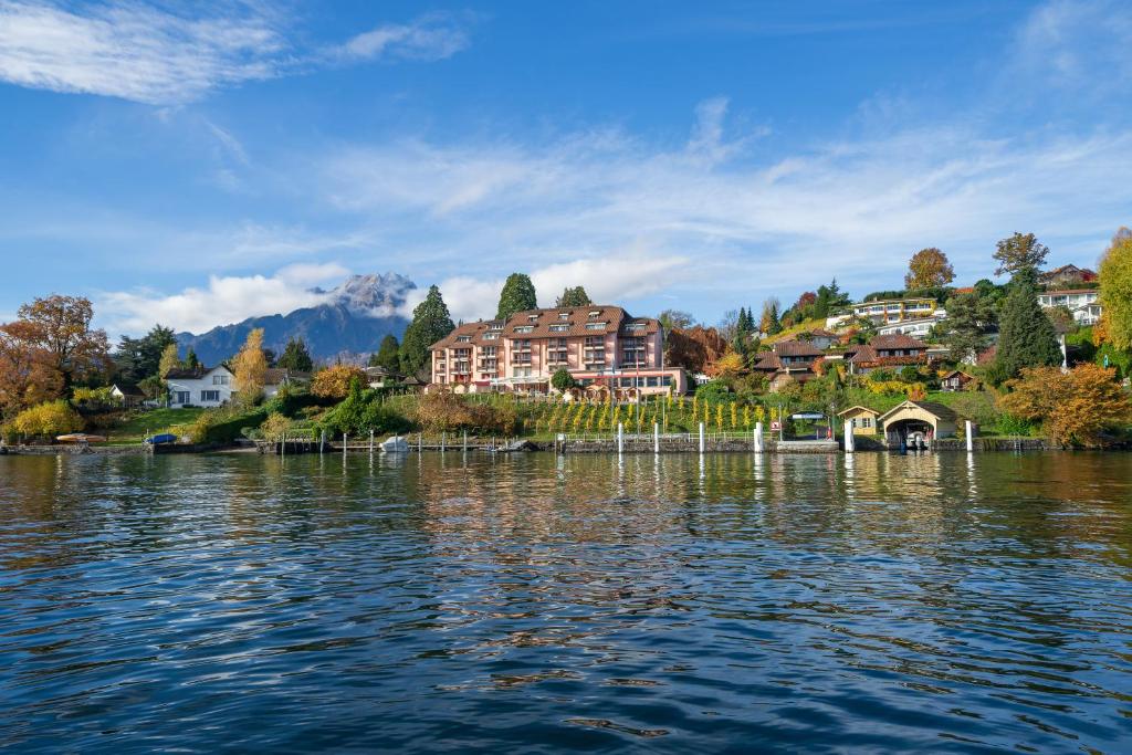 Peisaj natural din apropierea acestui hotel