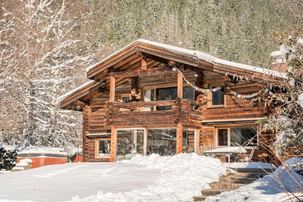 Spectacular Chalet with 5 ensuite bedrooms and sauna semasa musim sejuk