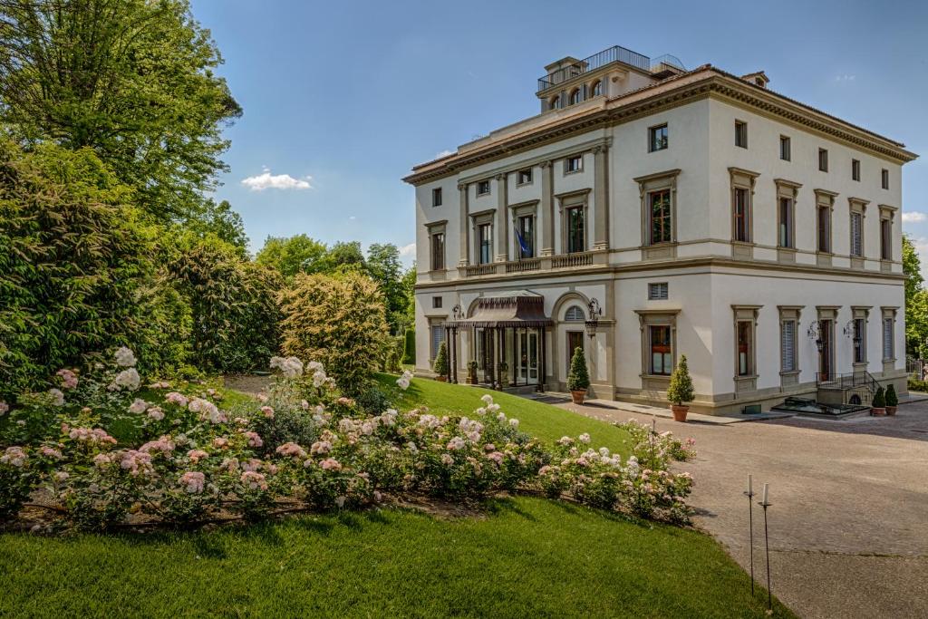 Vrt pred nastanitvijo Villa Cora