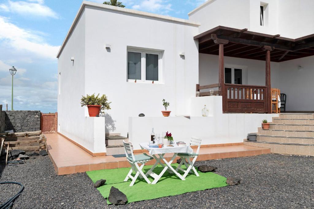 A balcony or terrace at Casa Rosi