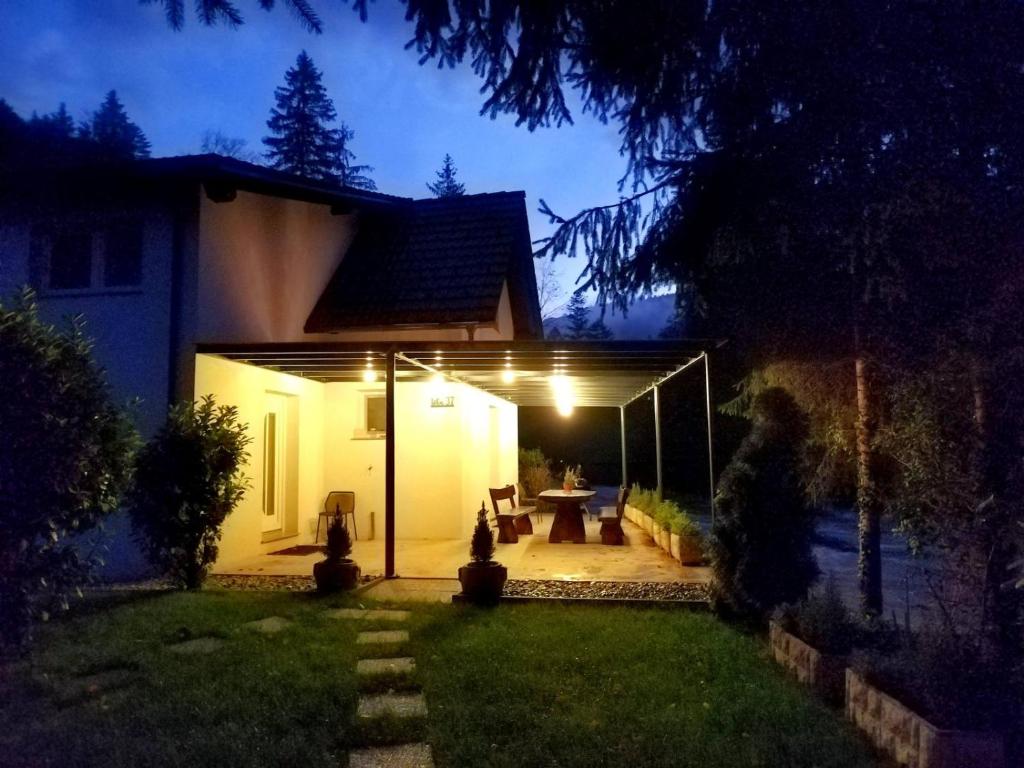 A garden outside Riverside Guesthouse