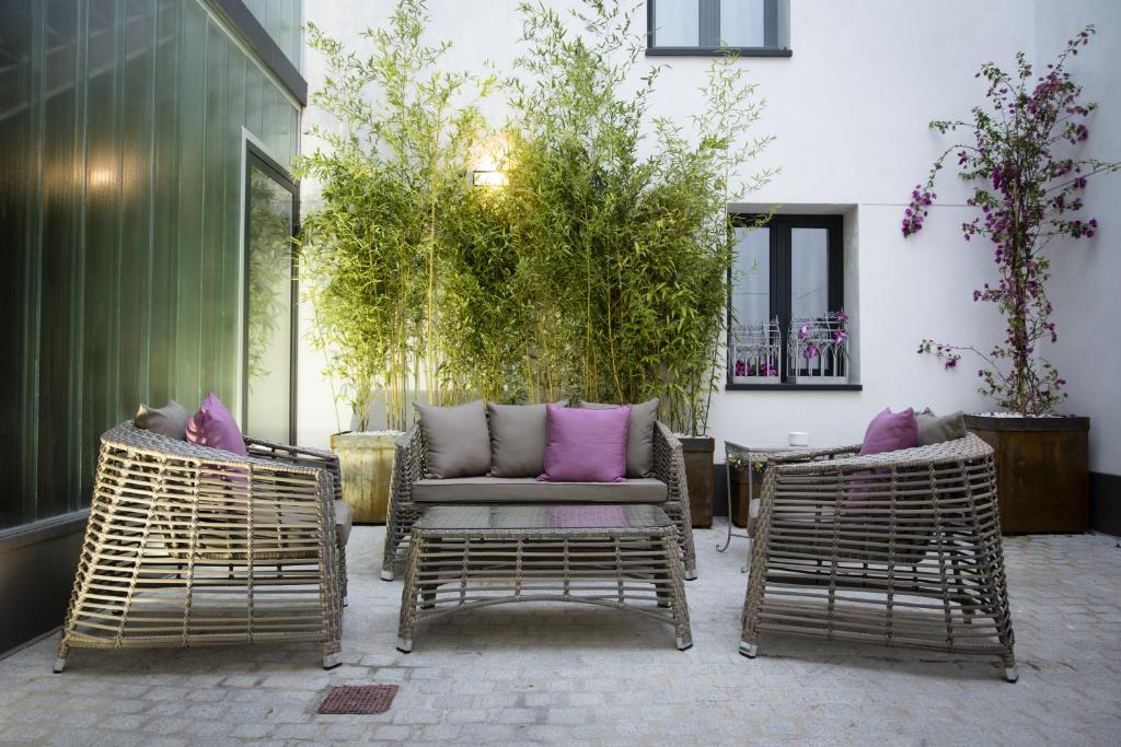 A seating area at Hostal Emeritae