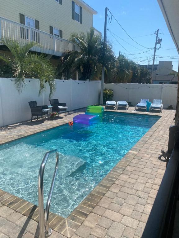 Piscina a Beach Breeze 3, pet friendly, walking distance to Atlantic Ocean free parking o a prop