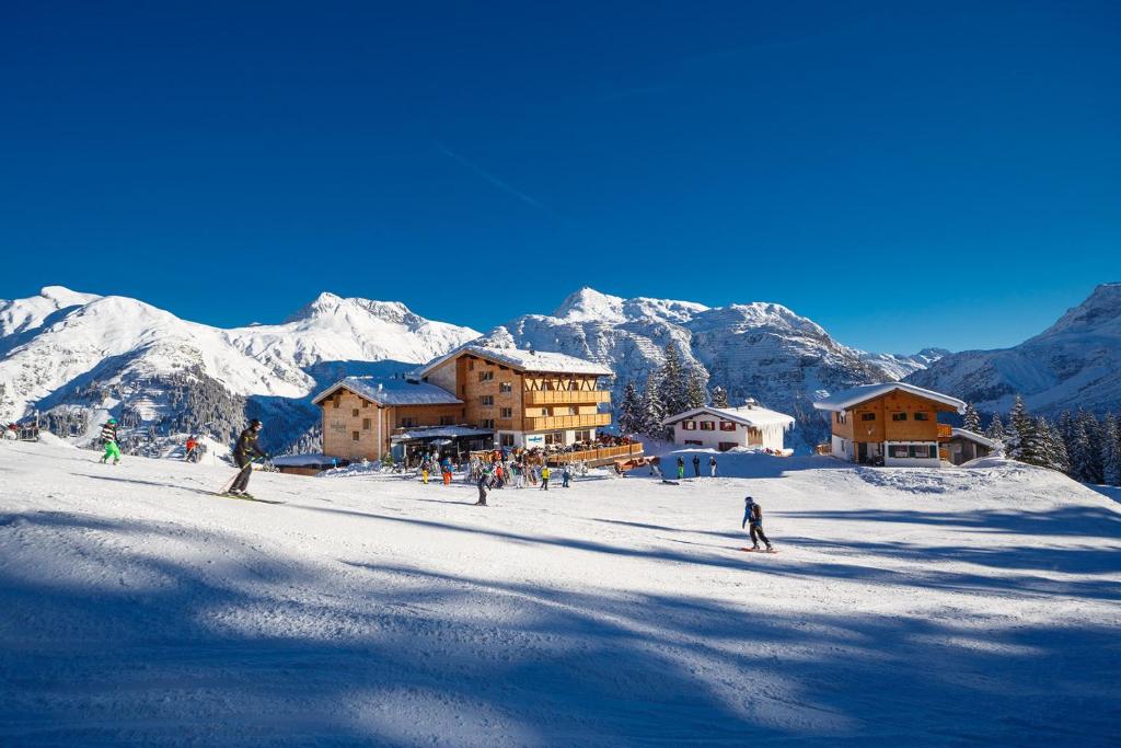 Hotel Burgwald - Ski In & Ski Out בחורף