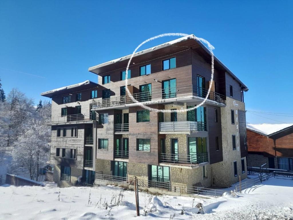 겨울의 Duplex apartment near the forest