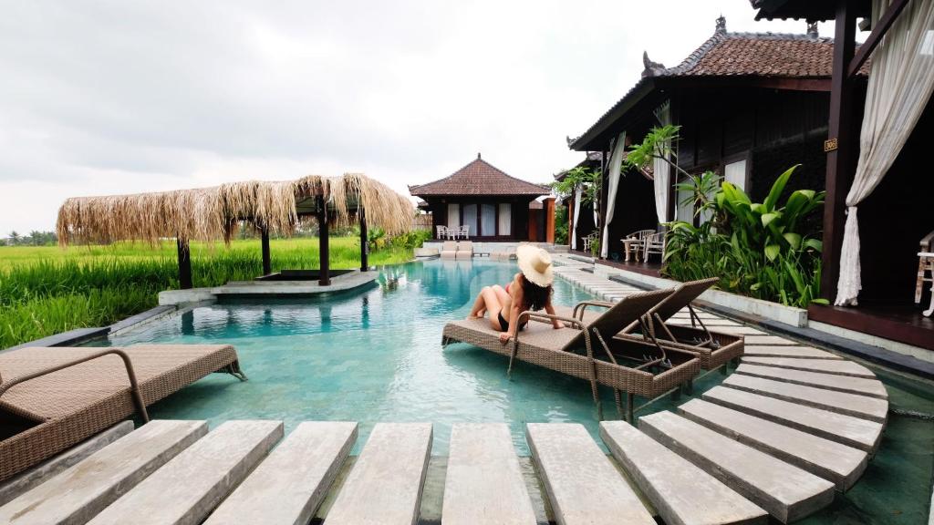 Bazen u ili blizu objekta Kayangan Villa Ubud