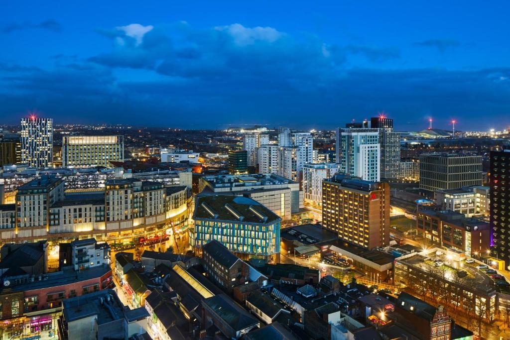 Una vista general de Cardiff o una vista desde la ciudad tomada desde el hotel