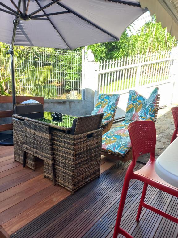 A balcony or terrace at Joli appartement