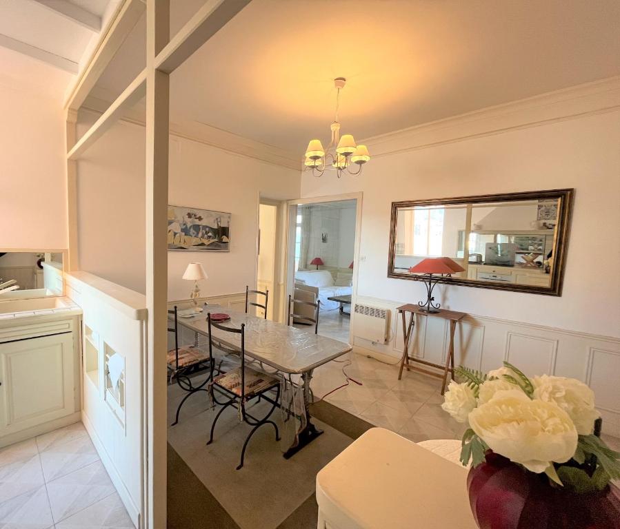 Una cocina o kitchenette en Appartement Impasse Davin Ajaccio