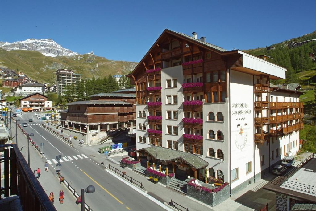 Gallery image of Sertorelli Sporthotel in Breuil-Cervinia