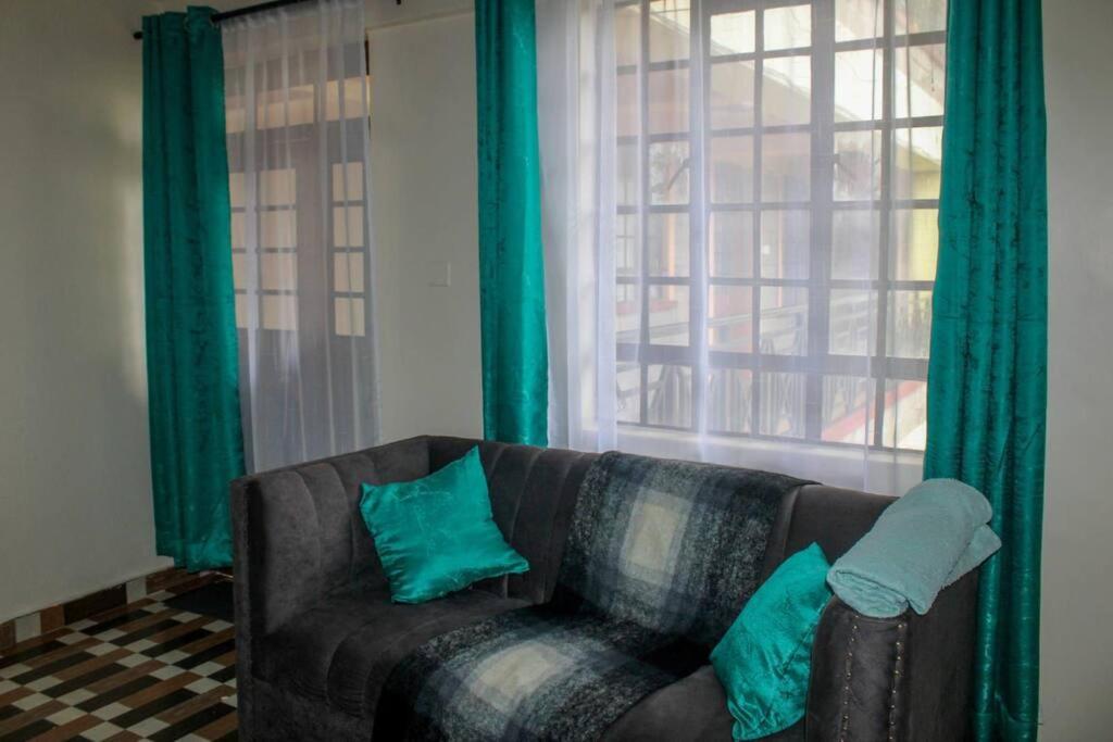 Uma área de estar em Eagles one bedroom in Kisii CBD with Balcony