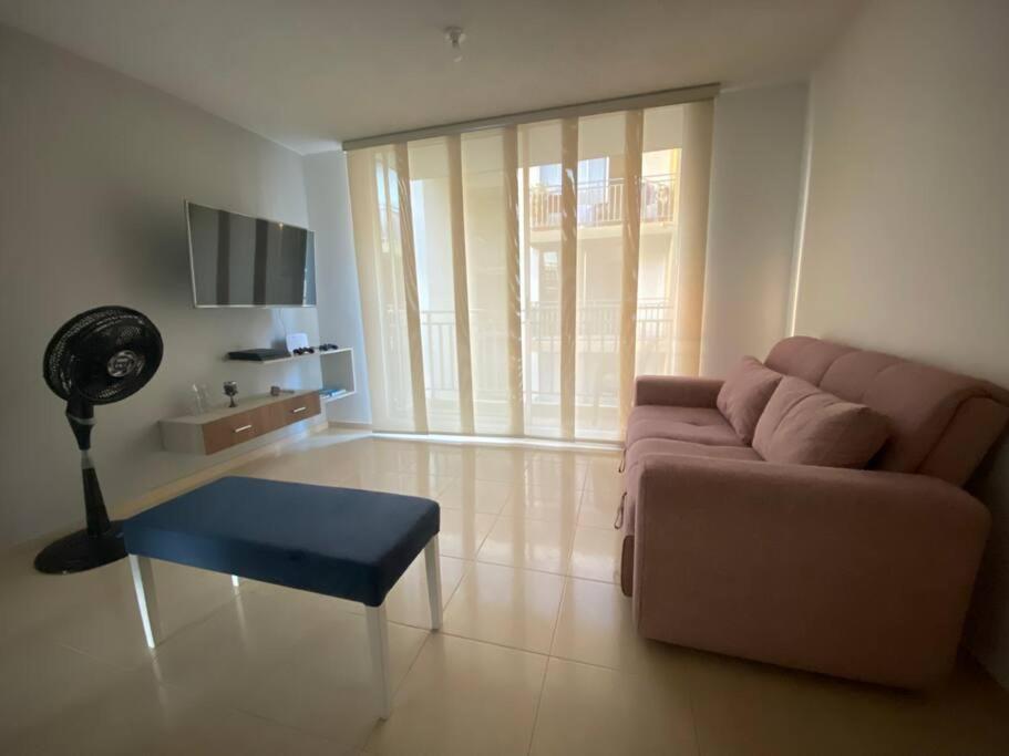 Ruang duduk di Apartamento completo con aire en Valledupar