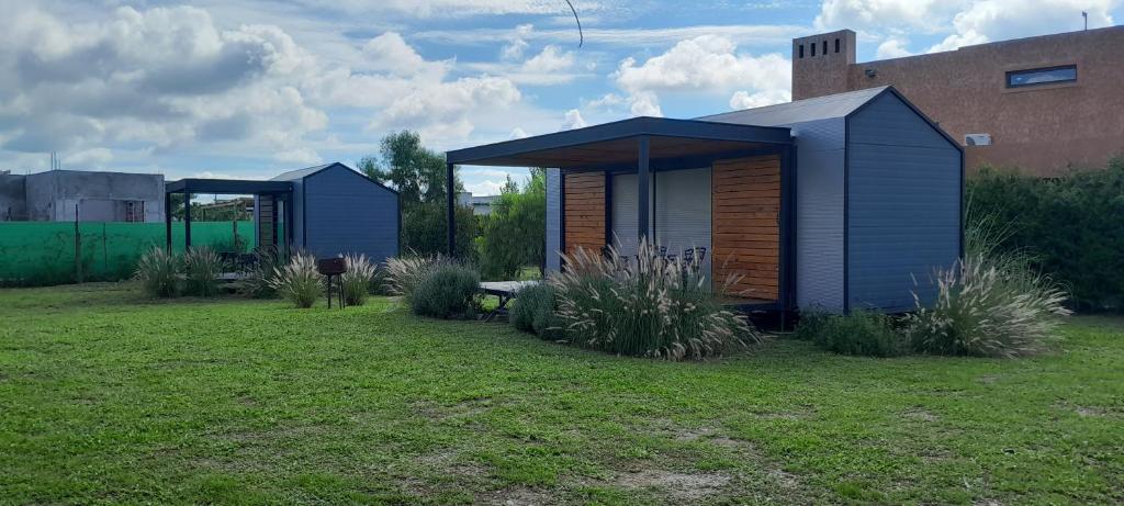 Vrt pred nastanitvijo Cantal Tiny house