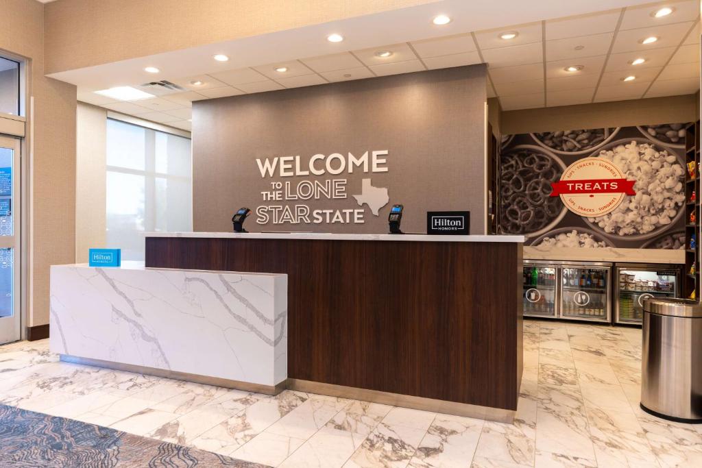 The lobby or reception area at Hampton Inn & Suites Sugar Land, Tx