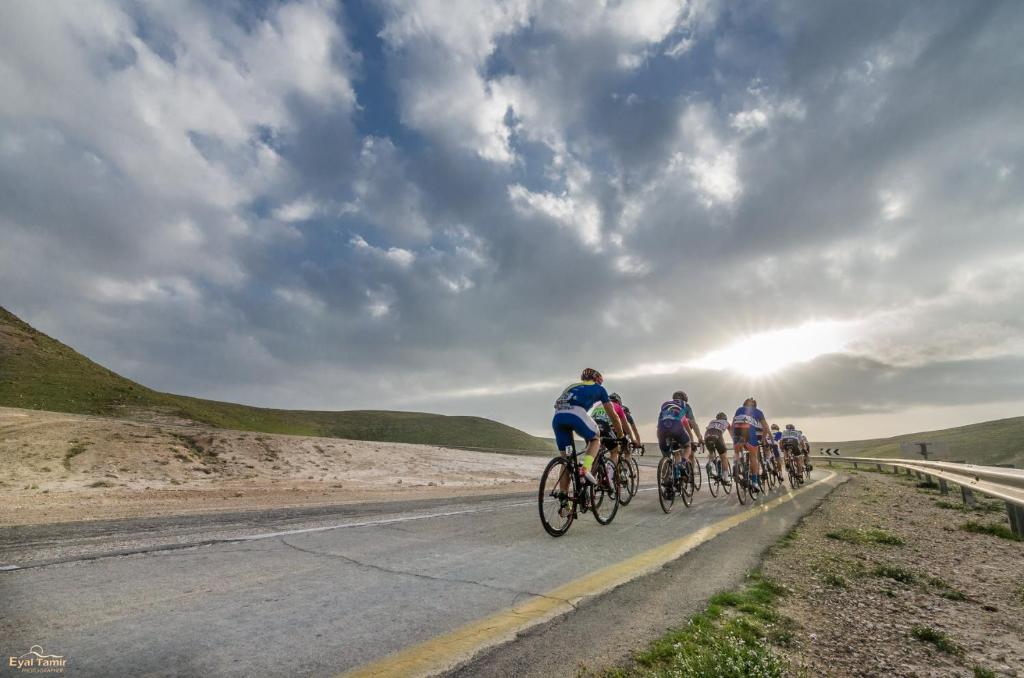 Vožnja bicikla kod ili u okolini objekta Extreme Sports Arad