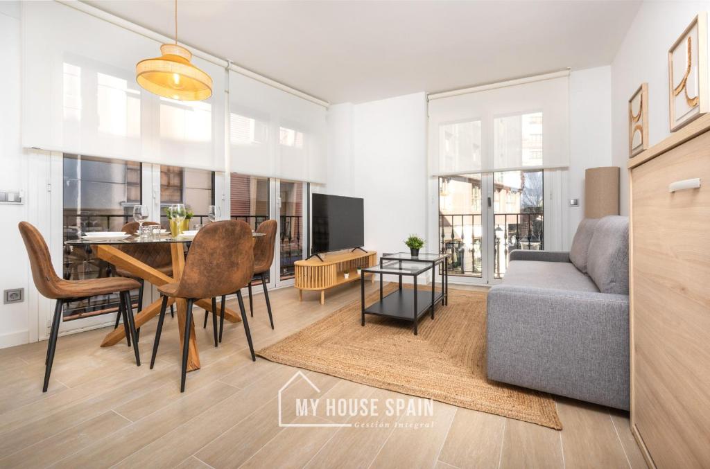 Køkken eller tekøkken på MyHouseSpain - Salustio Apartments