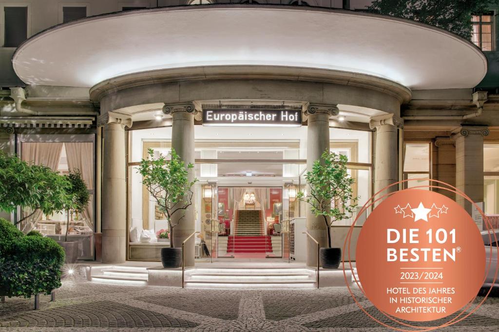 A fachada ou entrada em Hotel Europäischer Hof Heidelberg, Bestes Hotel Deutschlands in historischer Architektur