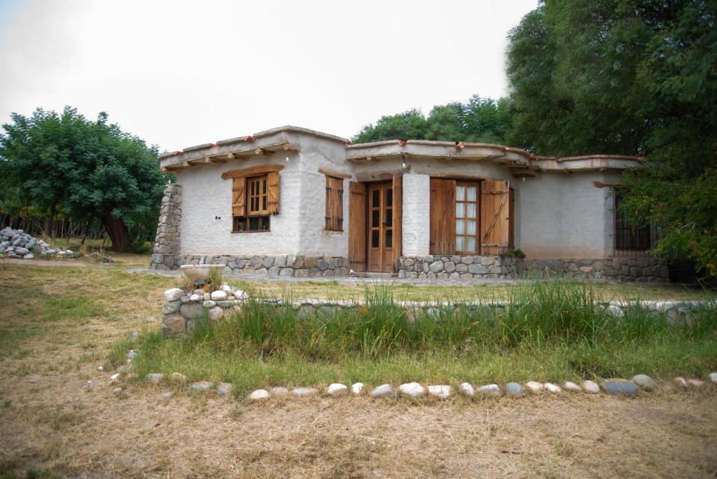 A garden outside El Cerco del Trigo