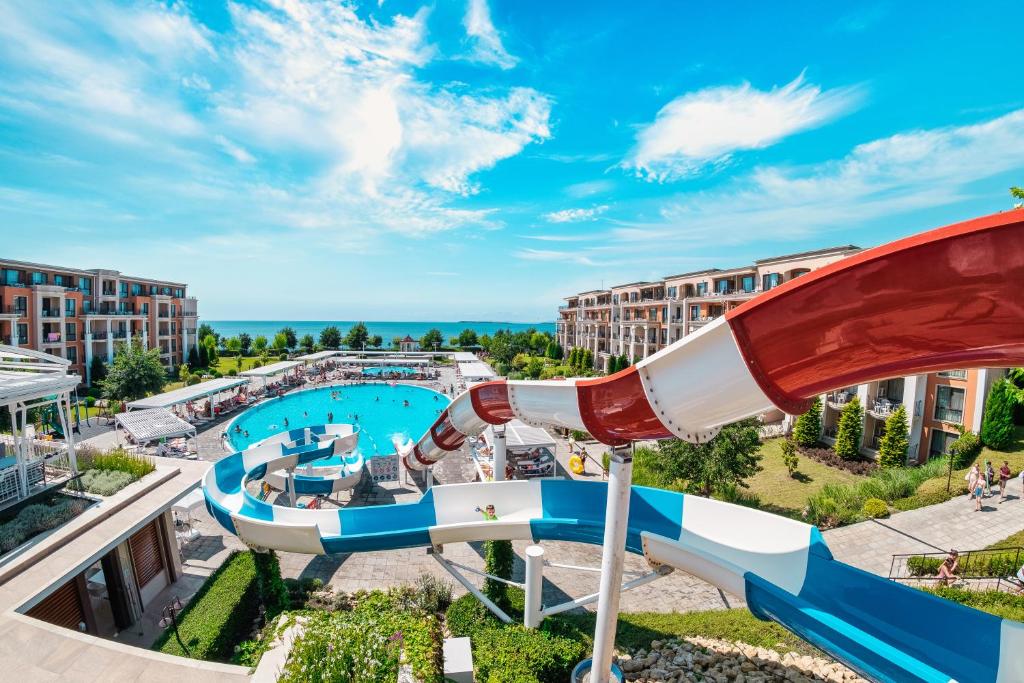 Swimming pool sa o malapit sa Premier Fort Beach Hotel