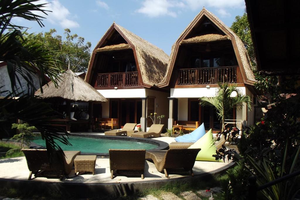 Villa con piscina y complejo en Gili Flush Harmony, en Gili Trawangan