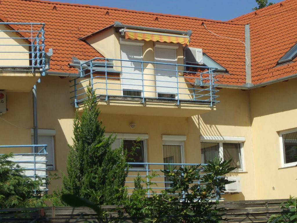 Zgradba, v kateri se nahaja apartma