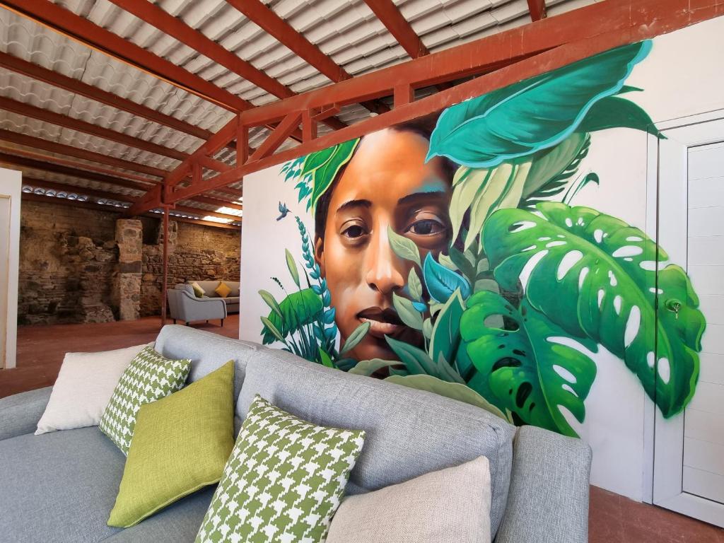 A seating area at Central Hostel San Sebastian