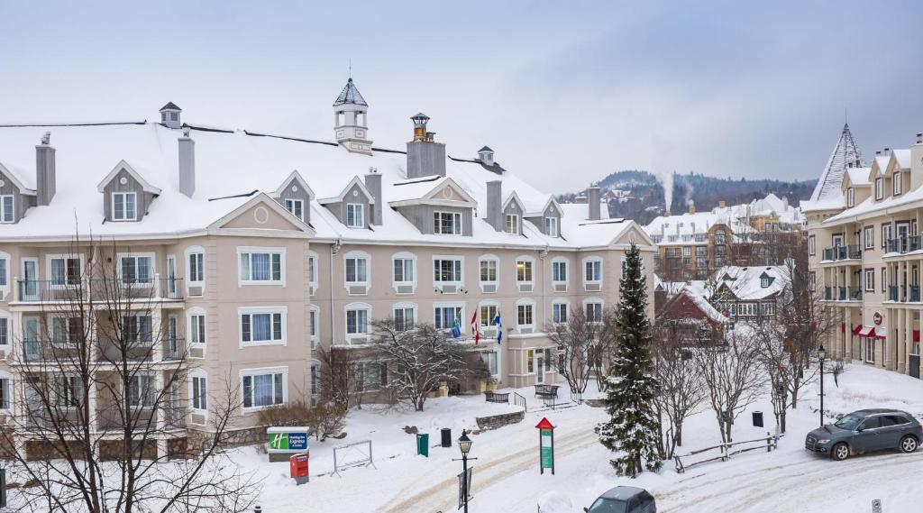 Holiday Inn Express & Suites Tremblant, an IHG Hotel tokom zime