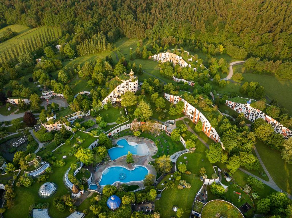 Swimmingpoolen hos eller tæt på Rogner Bad Blumau