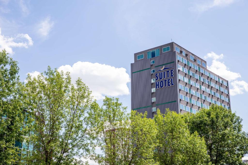 El edificio en el que está el hotel