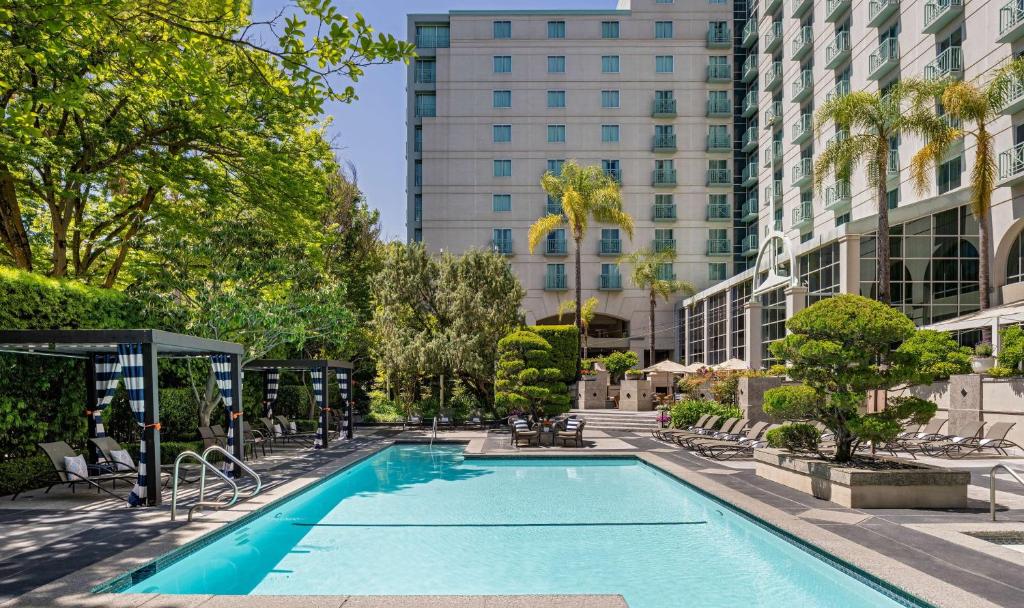 Hyatt Regency Sacramento में या उसके करीब स्विमिंग पूल