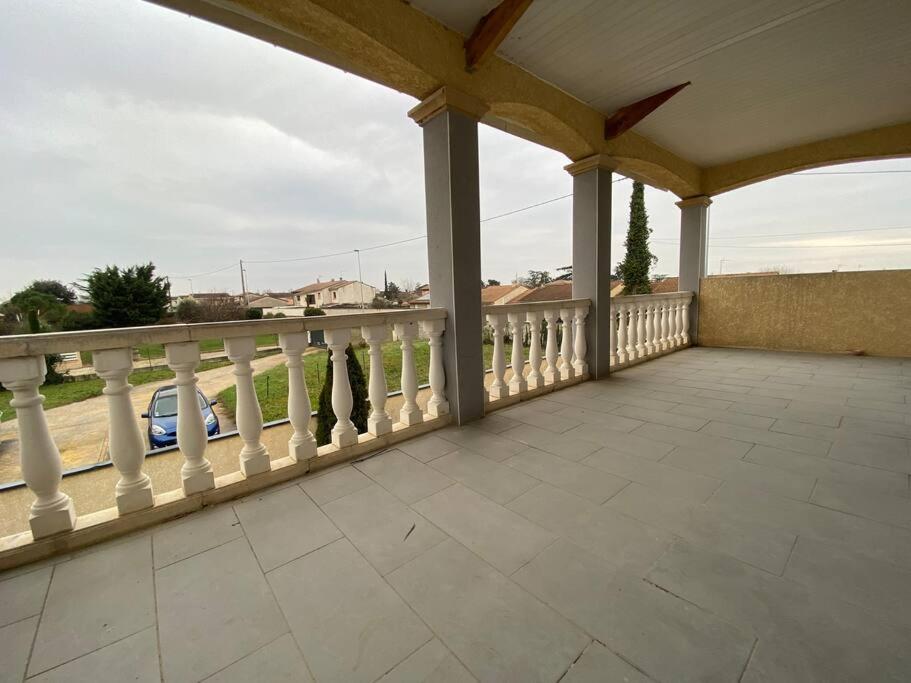 Un balcón o terraza en Villa contemporaine avec piscine