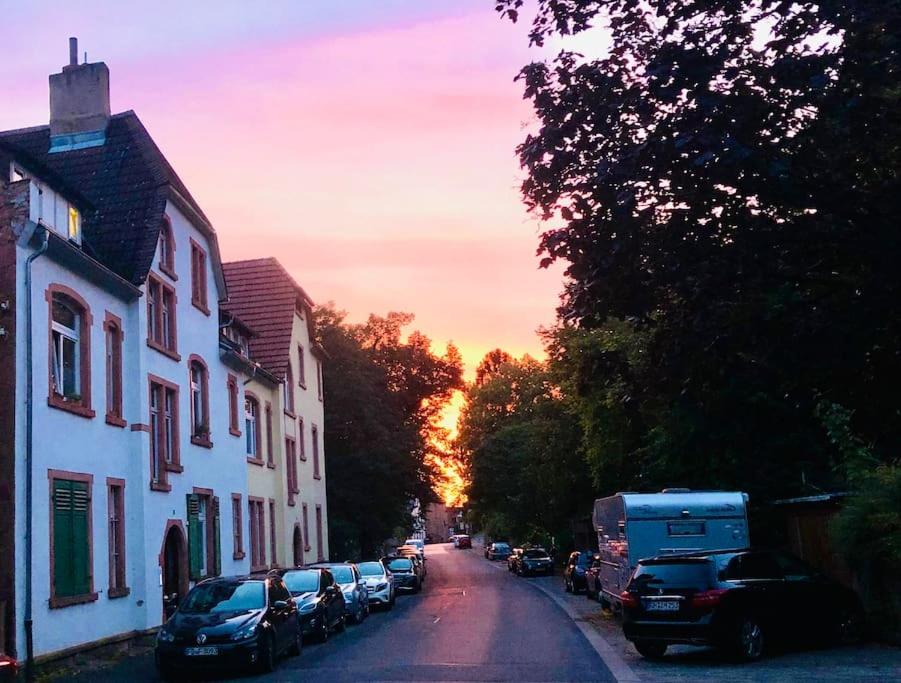 De zonsopgang of zonsondergang vanuit het appartement