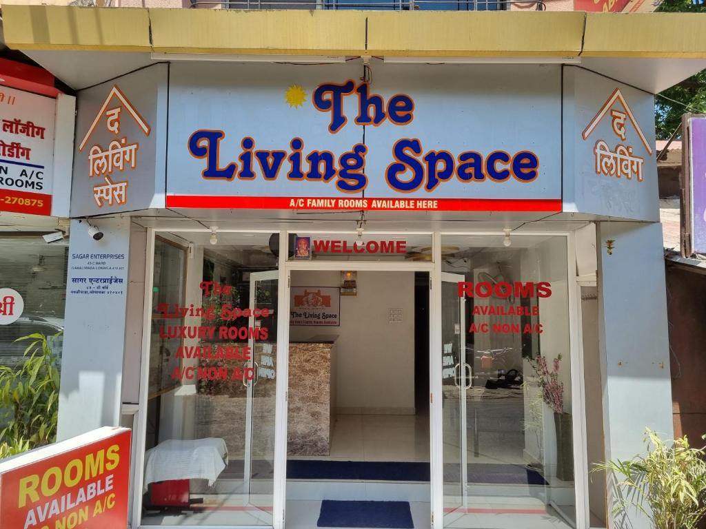 로나발라에 위치한 The Living Space에서 갤러리에 업로드한 사진