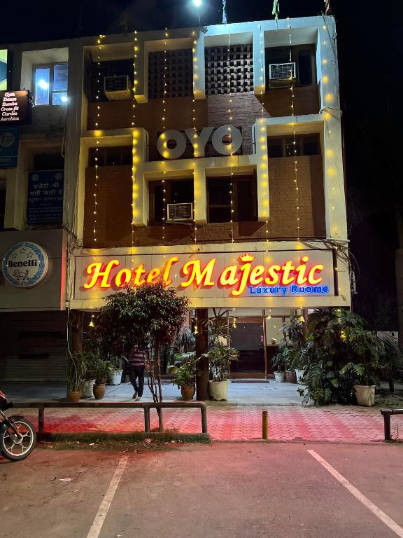 Φωτογραφία από το άλμπουμ του Hotel Majestic σε Τσαντιγκάρ