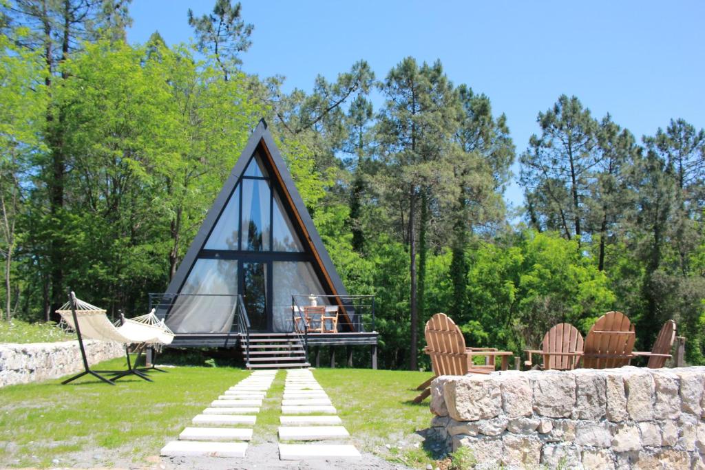 Vonkajšia záhrada v ubytovaní Vintage Cabin