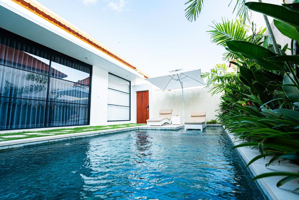 Басейн в или близо до La Boutique villas Seminyak Bali