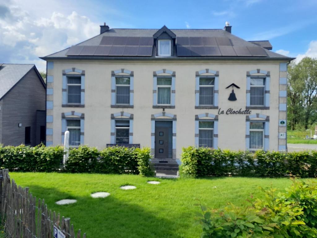 Vrt u objektu Maison spacieuse unifamiliale. Gîte La Clochette