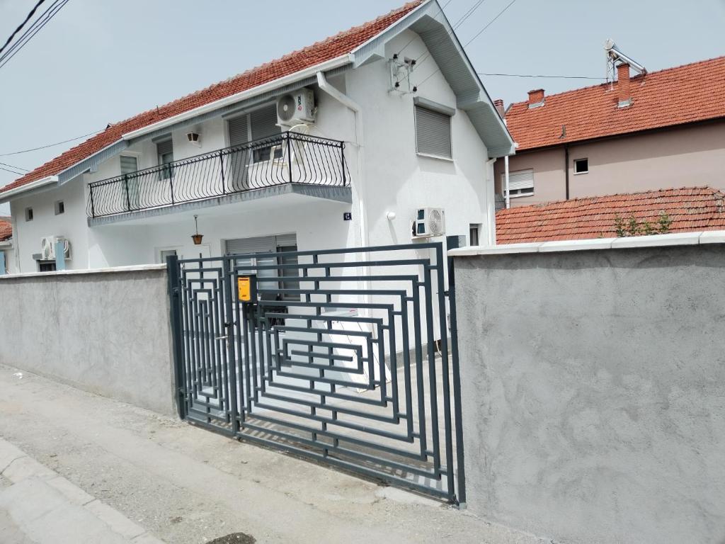 Pastatas, kuriame yra šie apartamentai