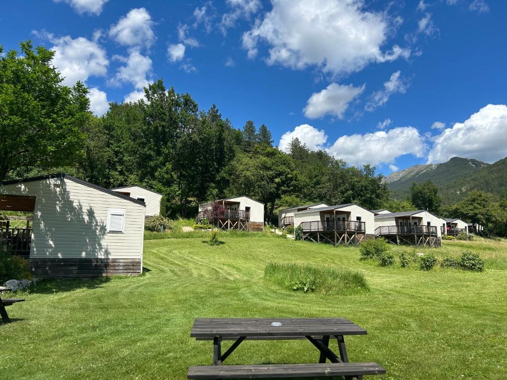 Un paisaje natural cerca del camping