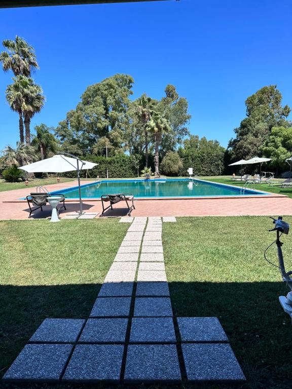 Swimmingpoolen hos eller tæt på Villa Garden