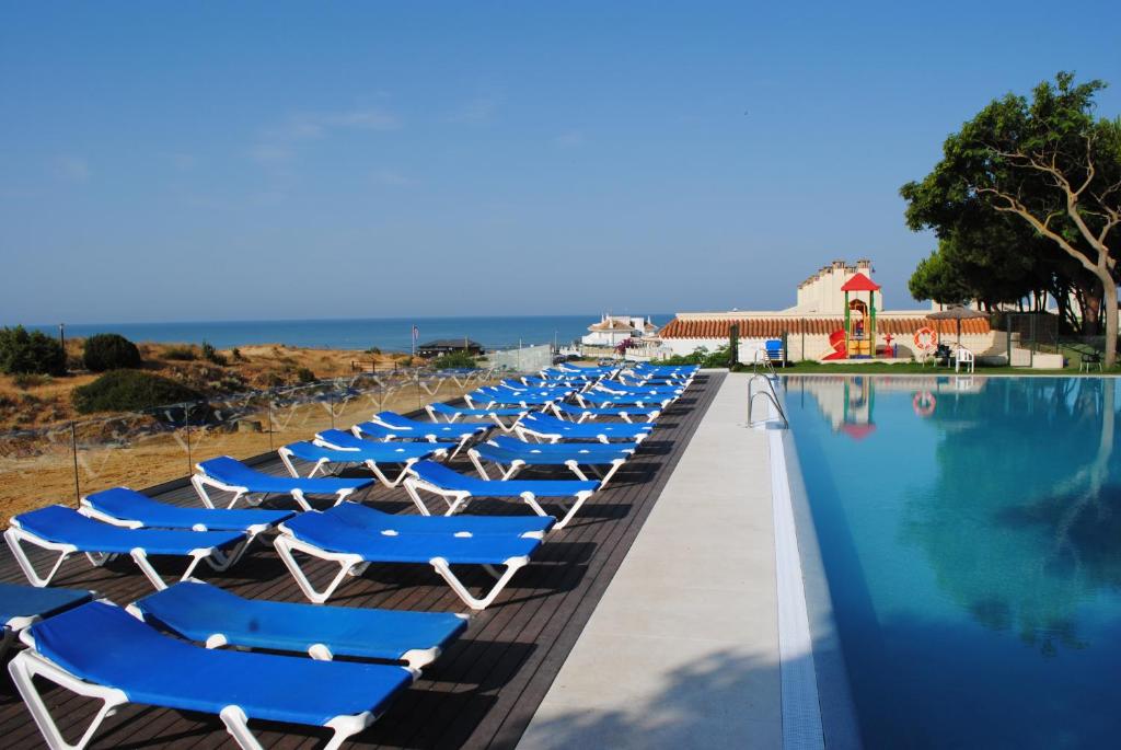 The swimming pool at or close to Gran Hotel del Coto