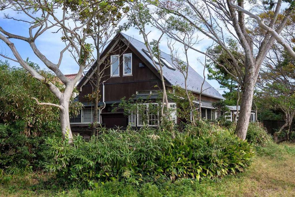 Un jardín fuera de Hayama Isshiki Beach House -葉山 一色海岸の家 - ペット可