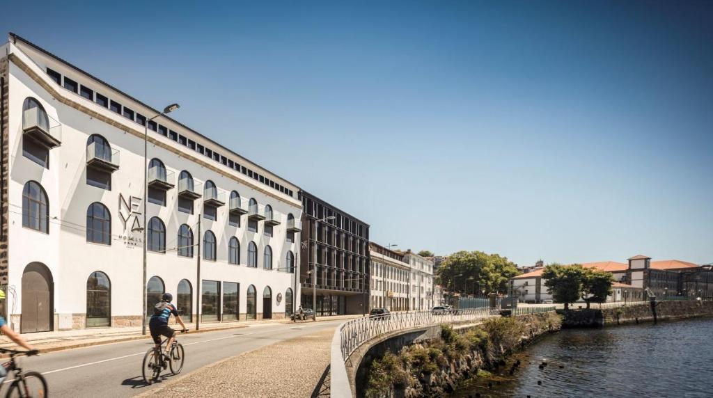 Vožnja bicikla kod ili u okolini objekta NEYA Porto Hotel