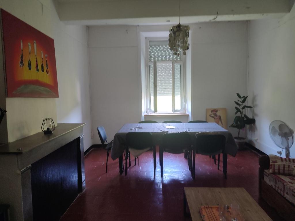 Foto da galeria de Grand appartement à Anduze - Cevennes Flat em Anduze