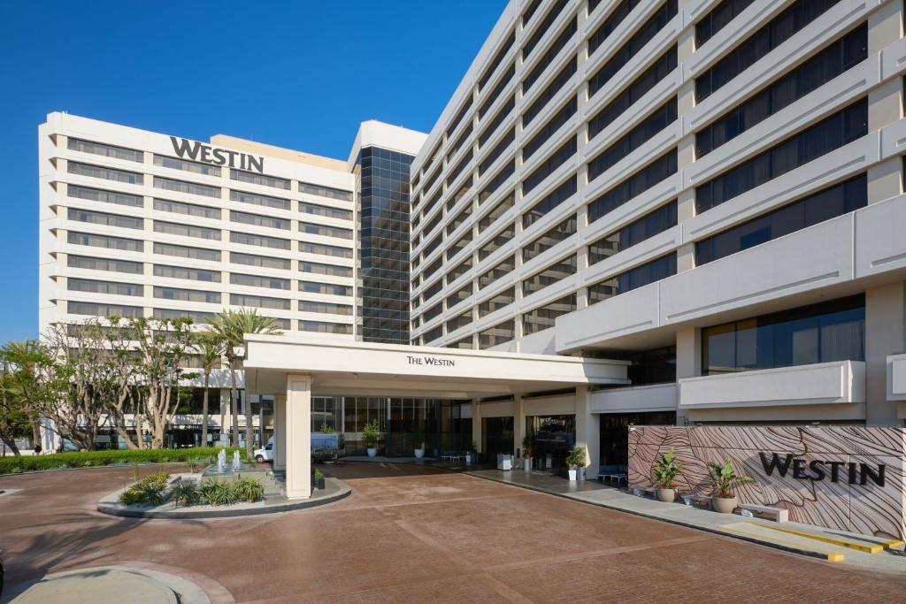 Blick auf das Westtin austin Hotel in der Unterkunft The Westin Los Angeles Airport in Los Angeles