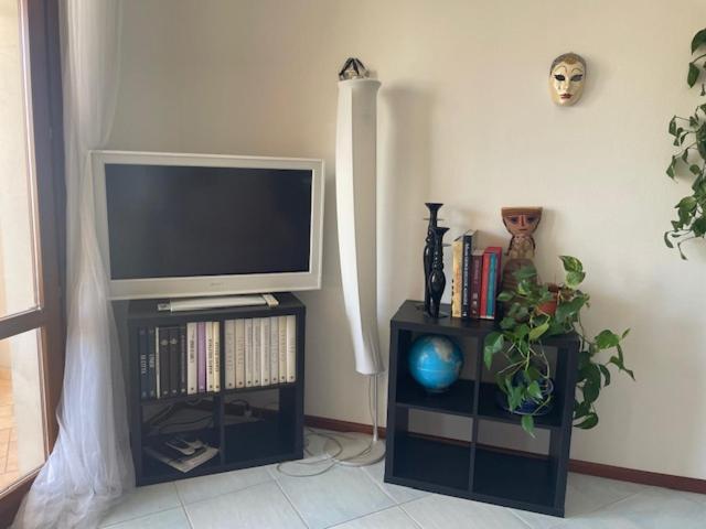 A television and/or entertainment centre at Residenza Marina